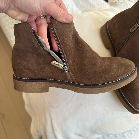Italeau, waterproof suede boots. - Picture 6 of 7